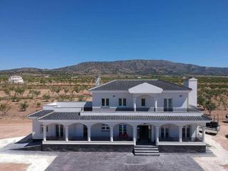 Xalet a Pinoso. Villas de obra nueva en pinoso