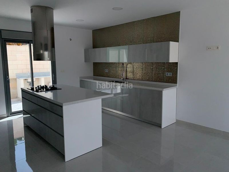 Foto ce72763b-6c3c-43a8-9583-6c65f9586e7f. Chalet with pool in Pinoso