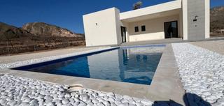 Chalet à Hondón de las Nieves. Villa de obra nueva en hondón de las nieves