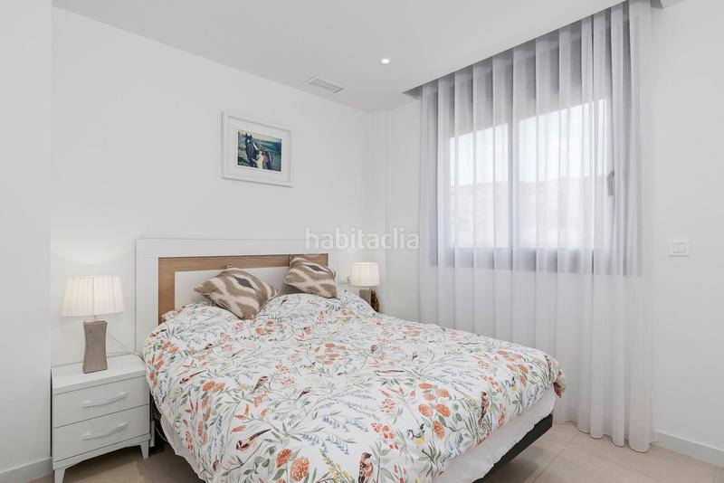 Foto d8d1c650-c185-4cc4-b1df-3584a51bd1c5. Casa aparellada amb aparcament piscina a Los Secanos Guardamar del Segura