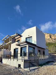 Casa aparellada a Polop. Pareados de obra nueva en polop