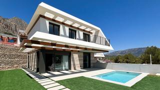 Chalet en Polop. Villas de obra nueva en polop
