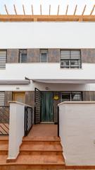 Casa  Calle corts valencianes. Triplex de tres dormitorios con aseo en planta baja, baño comple