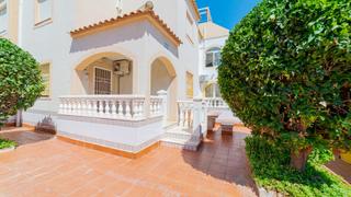 Maison à Calle cesar rodriguez mateo 3. Bungalow dúplex de 3 dormitorios con jardín, solárium y piscina