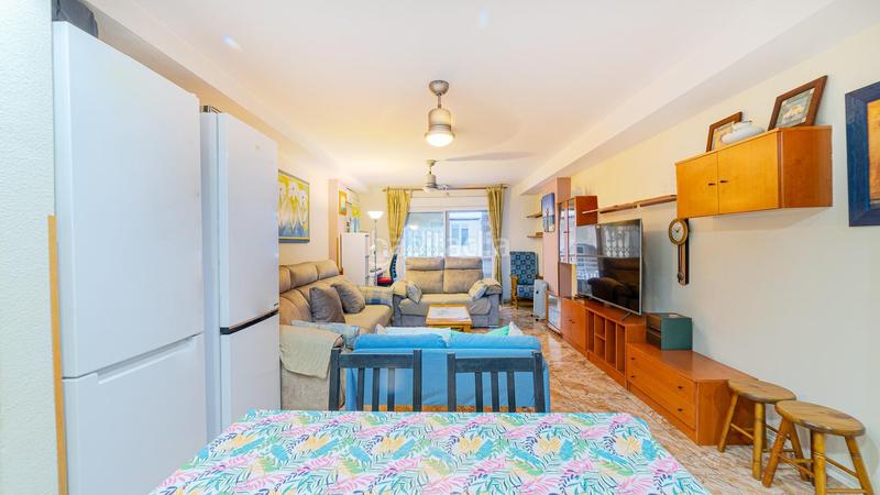 Foto d99eedc0-4a68-4ca0-93e4-23fe0952c14b. Apartamento en calle san pascual 285 apartamento de dos dormitorios con patio de luces en Torrevieja