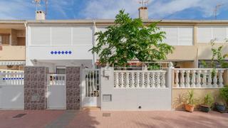 Casa  Calle bergantin rio piedra 9. Casa tipo dúplex de 3 dormitorios, con jardín y terraza, en torr