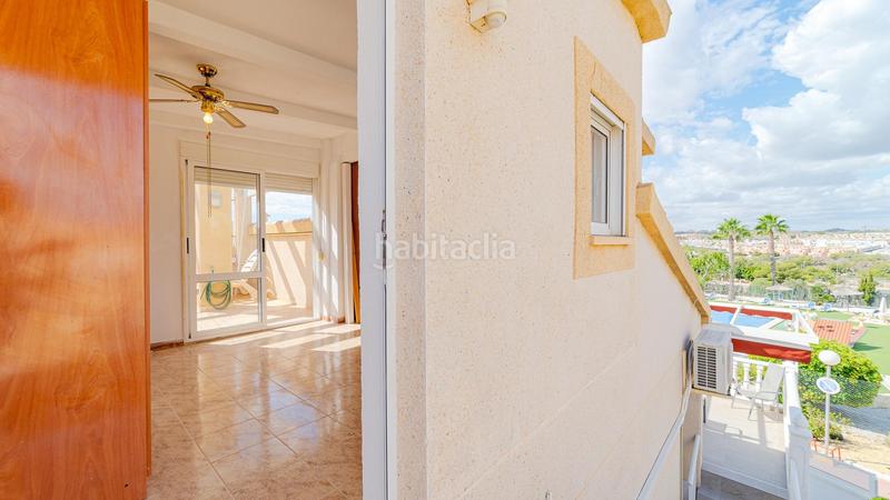 Foto 14fa55b4-59c4-44a0-b20e-d8937fb77258. Chalet dans calle calle leman dans La Florida Orihuela