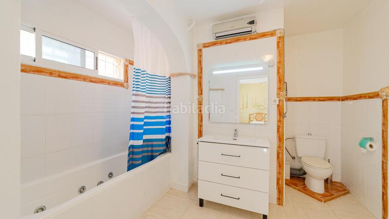 Foto df787d87-02ba-4f90-8cf5-828f8c987498. Chalet dans calle calle leman dans La Florida Orihuela