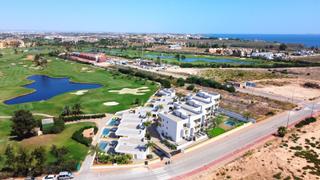 Àtic a Las Lomas de Rame-Bahía Bella. Complejo residencial de nueva construcción en los alcázares, en