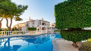 House in 4 aguas nuevas 6. Casa tipo dúplex de 2 dormitorios con piscina comunitaria en tor