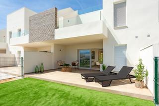 Maison à Algorfa. Nuevos bungalows en la finca golf, algorfa  lujo y naturaleza en