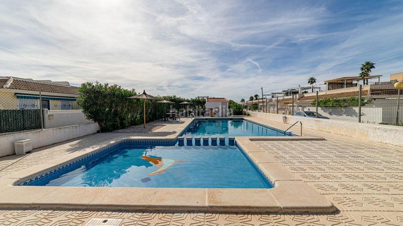 Foto b1e0a286-ceda-40d9-a2c3-d0f98115afe6. Casa a robleda 16 a Zona Carrefour - Urbanizaciones Torrevieja