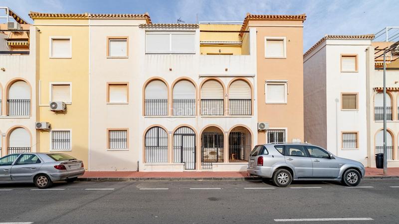 Foto 83498165-db79-4005-8654-d1e0dc3031c9. Planta baixa amb piscina a La Veleta Torrevieja