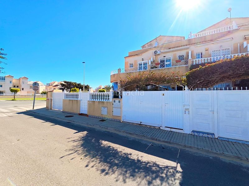 Foto 94f44899-71a2-44d3-85f1-3a1792f70fde. Casa amb calefacció aparcament piscina a Zona Carrefour - Urbanizaciones Torrevieja