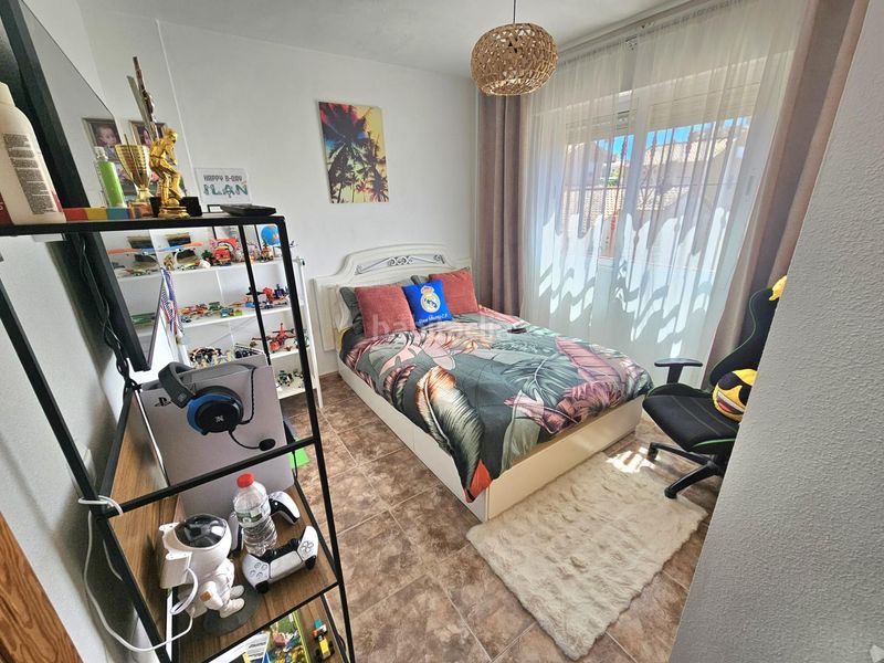 Foto 03bce3c0-1cb9-42c1-b3c4-342a63c29c19. Casa amb piscina a La Florida Orihuela