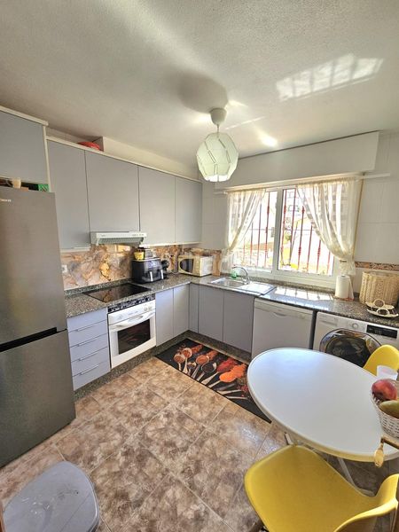 Foto a96dd6d7-73e8-431d-b49c-c6c037017a5f. Casa amb piscina a La Florida Orihuela