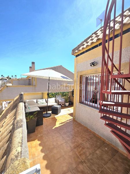 Foto cee61d12-e3f7-43ea-a4ed-c3a89cc98840. Casa amb piscina a La Florida Orihuela