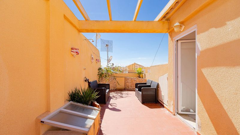 Foto 4675ff3e-62a7-47ef-89d0-a96748d60c52. Casa amb piscina a Zona Carrefour - Urbanizaciones Torrevieja