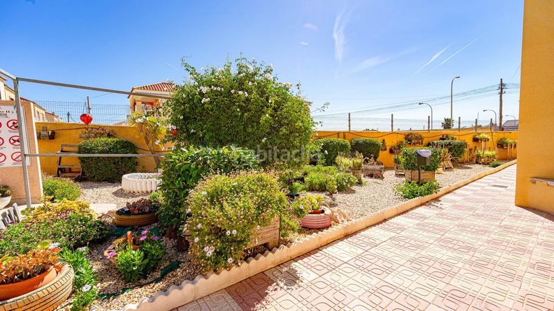Foto b1109b99-1e0d-4a53-9e89-b07ce0527e33. Casa amb piscina a Zona Carrefour - Urbanizaciones Torrevieja