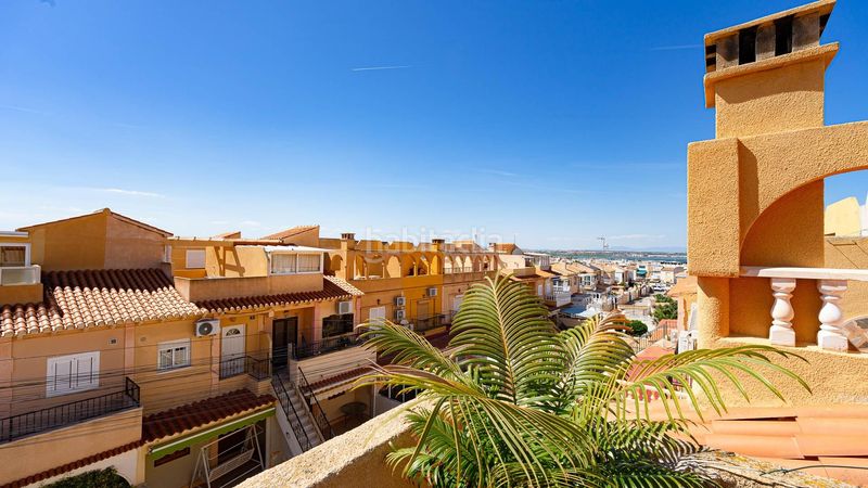 Foto d9654edb-ad36-4829-8604-4f474c6748ab. Casa amb piscina a Zona Carrefour - Urbanizaciones Torrevieja