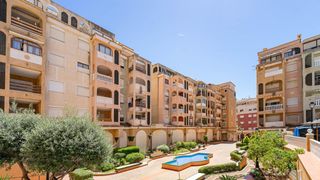 Apartament  Calle calle orihuela. Apartamento de 3 dormitorios con terraza en urbanización jardín