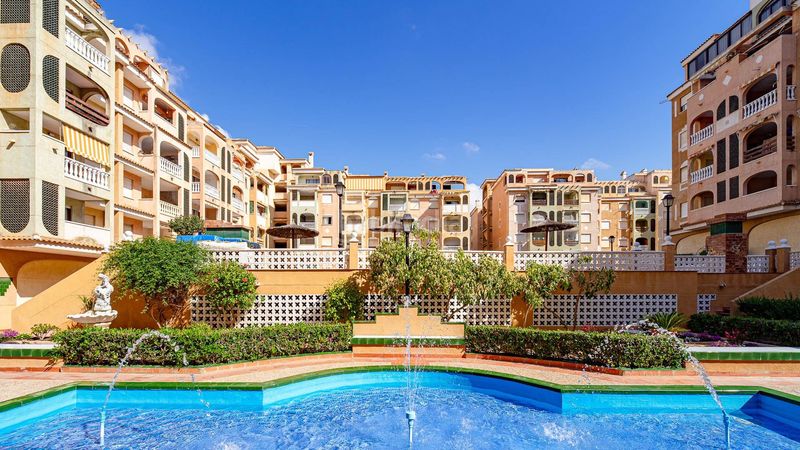 Foto 0bebf122-2931-40a1-85df-a49ef79b5209. Apartament amb piscina a Parque de las Naciones Torrevieja