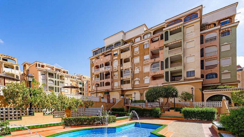 Foto 54f0368c-5329-4d7b-8710-d471188b99a2. Apartament amb piscina a Parque de las Naciones Torrevieja
