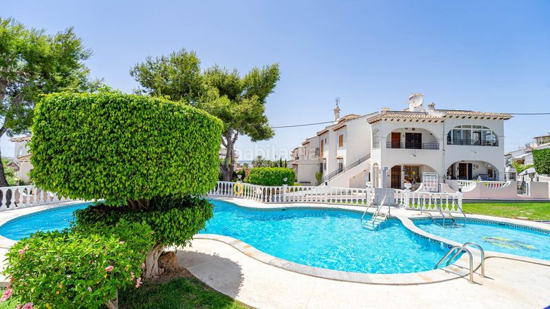 Foto a2caa642-5852-4ee5-8e6f-57142e8c1b33. Casa amb piscina a Aguas Nuevas Torrevieja