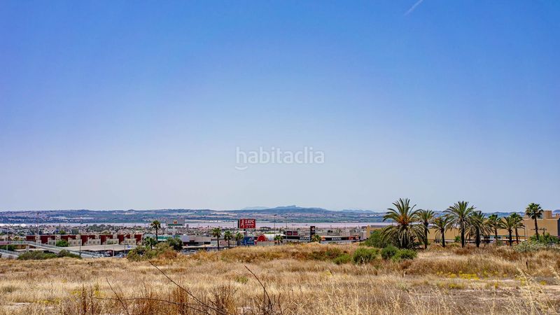 Foto d68df48c-1fbd-45ab-8962-8efa7ae59685. Casa amb piscina a Aguas Nuevas Torrevieja