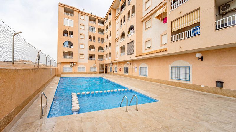 Foto 53c0fed3-84d8-4d22-af62-c1e94f9d59de. Ático  de 2 dormitorios con terraza y piscina comunitaria en El Molino, en Torrevieja