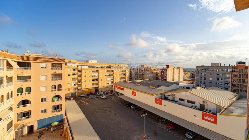 Foto b0639fe1-7b22-4d92-8729-3b64bb0bd717. Ático  de 2 dormitorios con terraza y piscina comunitaria en El Molino, en Torrevieja