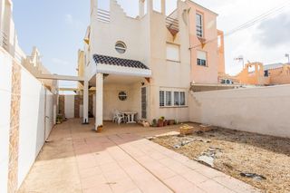 Casa  Punta la vibora. Quad dúplex de 3 dormitorios con jardín y solárium privados en p