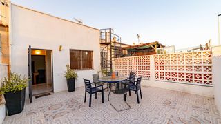 Casa  Torreta ii. Bungalow de 2 dormitorios con jardín y solárium en torrevieja