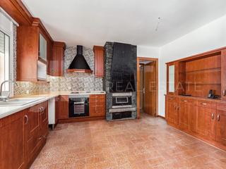 Casa  N/a. Casa con gran parcela, personalidad y muchas posibilidades en ma
