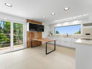 Maison  Calle ponent (c. aragall). Oportunidad única! venta prioritaria de casa exclusiva en corber