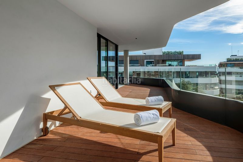 Foto 2a193f95-a4ab-4f4e-a12e-2ae1d23abc83. Apartament amb aparcament piscina a Sotogrande alto Sotogrande