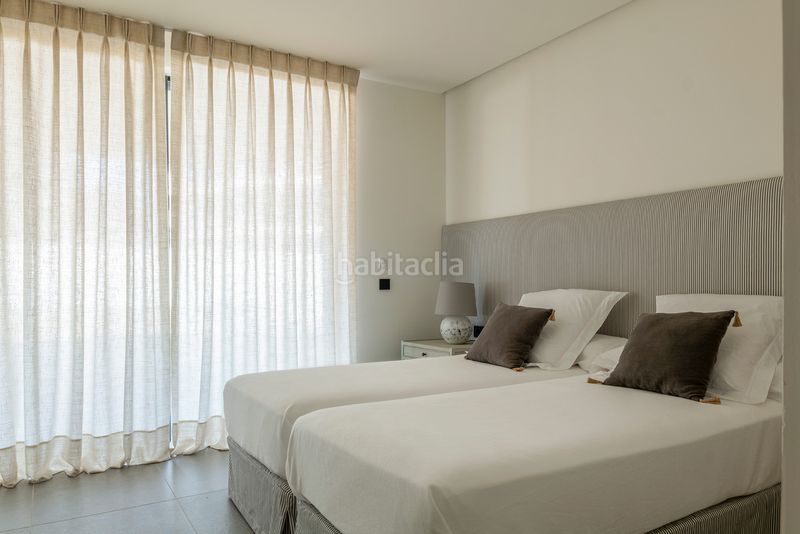 Foto 767d6aff-caaf-4b30-bfcc-11483e72d21b. Apartament amb aparcament piscina a Sotogrande alto Sotogrande