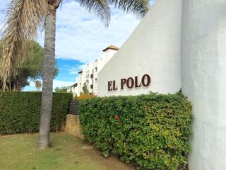 Aparcament cotxe a Sotogrande Costa. Parking el polo de sotogrande