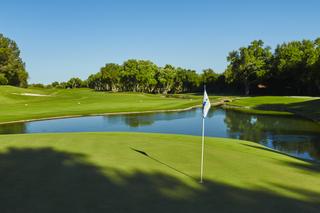 Wohngrundstück in Sotogrande Alto. Parcela en el hoyo 15 del real club valderrama