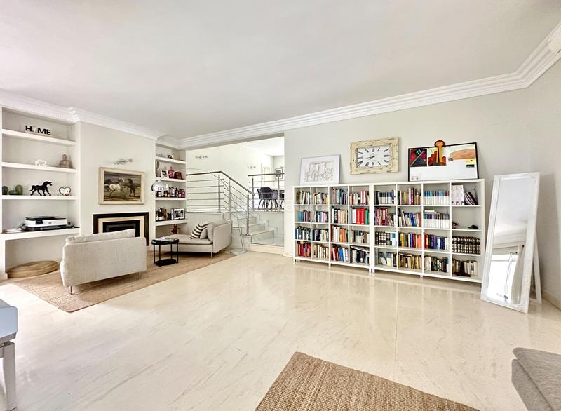 Foto 0a19926f-551c-447d-a34c-ddc1d3a4c08d. Casa amb aparcament piscina a Sotogrande costa Sotogrande