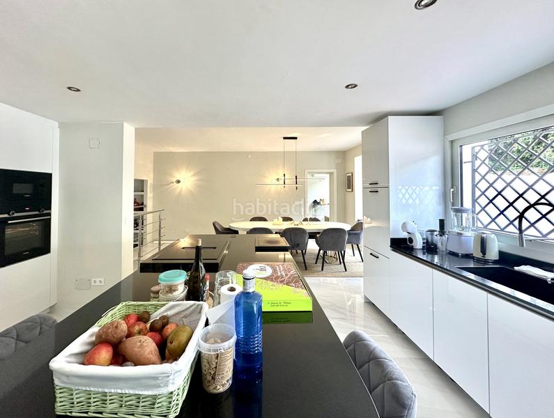 Foto 177dd327-131d-43db-967c-6d4566f9b57d. Casa amb aparcament piscina a Sotogrande costa Sotogrande