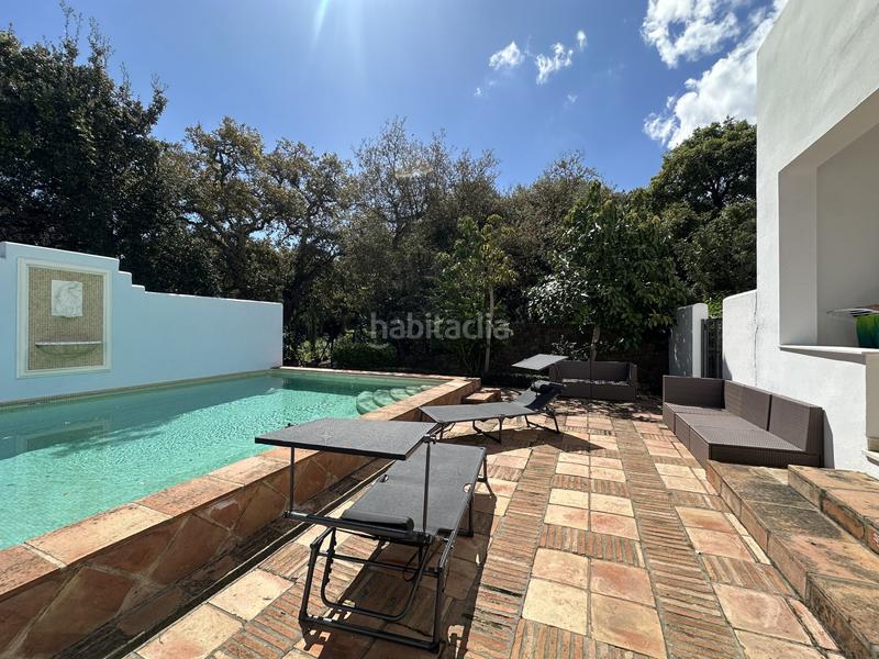 Foto 6319566f-ab67-4323-8b8c-7bda24ac1d75. Casa amb aparcament piscina a Sotogrande costa Sotogrande