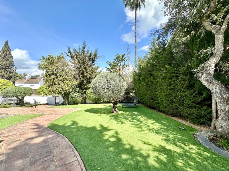 Foto 685af6c5-7e98-4662-a5ca-1eaf254493ef. Casa amb aparcament piscina a Sotogrande costa Sotogrande