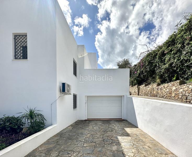 Foto 7d9762cf-108e-4e85-b69e-005b9fcb7567. Casa amb aparcament piscina a Sotogrande costa Sotogrande