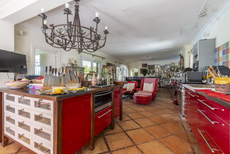 Foto 8c898e51-8afa-4ed0-b967-ce5ffbdaf60f. Casa amb calefacció aparcament piscina a Sotogrande alto Sotogrande