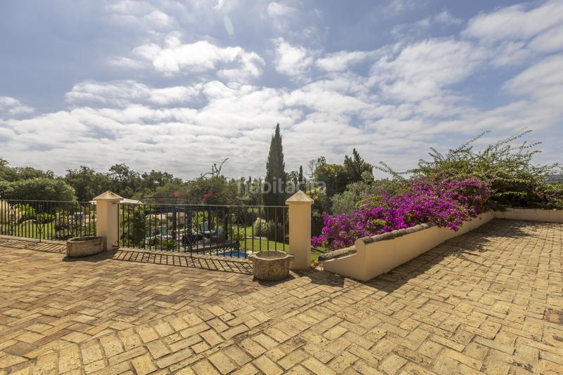 Foto b1ecaacd-8355-4bc8-b0f9-60a8c1e498f0. Casa amb calefacció aparcament piscina a Sotogrande alto Sotogrande