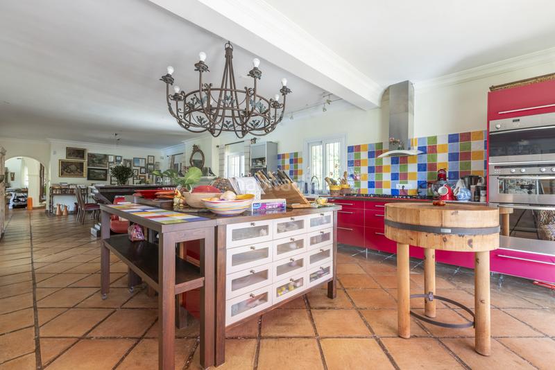 Foto c51c8255-cac4-420c-847f-1f33d0fbff32. Casa amb calefacció aparcament piscina a Sotogrande alto Sotogrande