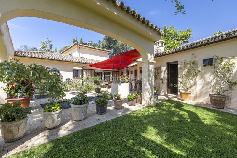 Foto df0e288a-e3c7-4e92-bad7-9d49944333ee. Casa amb calefacció aparcament piscina a Sotogrande alto Sotogrande