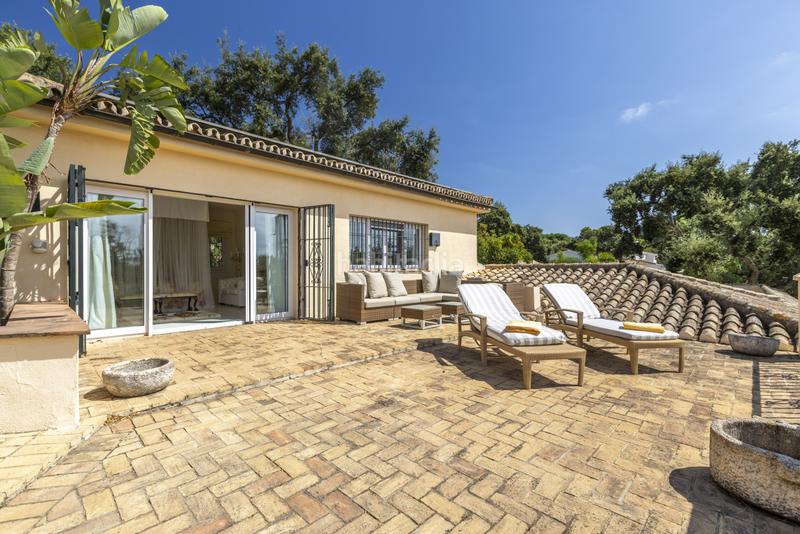 Foto e1b2c65b-5178-4e37-a5ab-33cca7045923. Casa amb calefacció aparcament piscina a Sotogrande alto Sotogrande