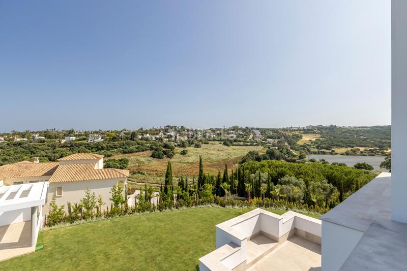 Foto ccda5932-aeb7-4a97-a7df-a2d1885f9784. Casa con parcheggio piscina in Sotogrande alto Sotogrande